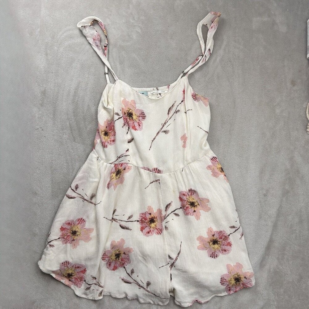 Urban Outfitters KIMCHI BLUE Women Small White Cream Pink Romper Flowy Strapless